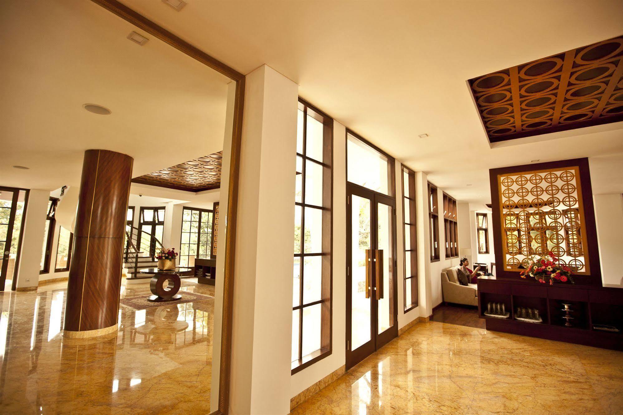 Hotel House Sangkuriang Bandung Exteriér fotografie