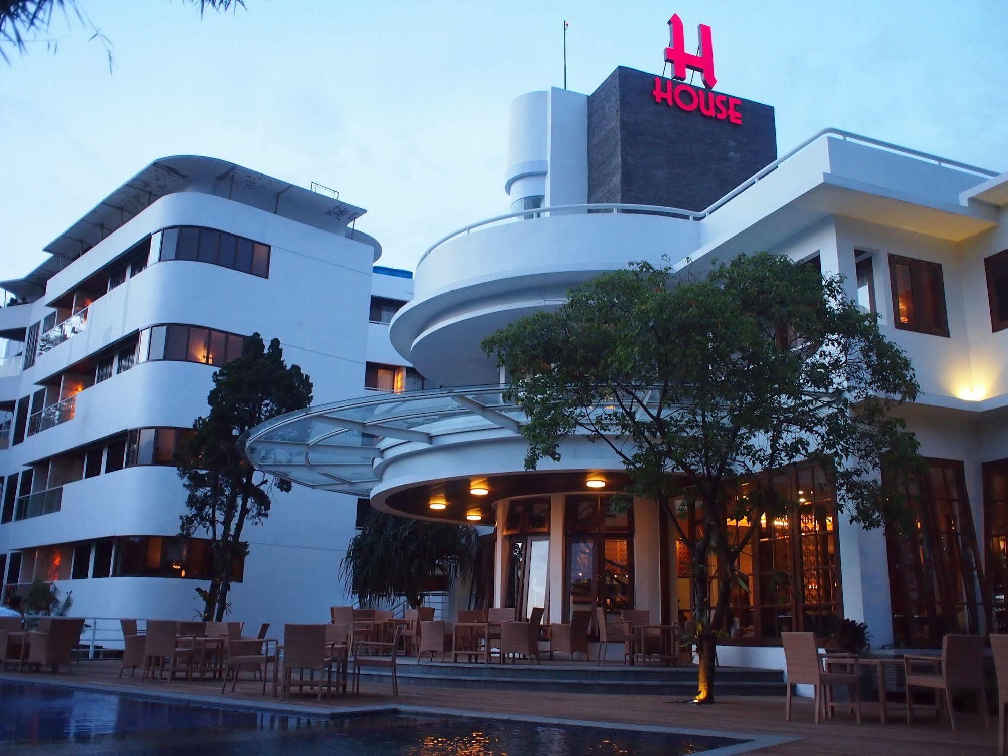 Hotel House Sangkuriang Bandung Exteriér fotografie