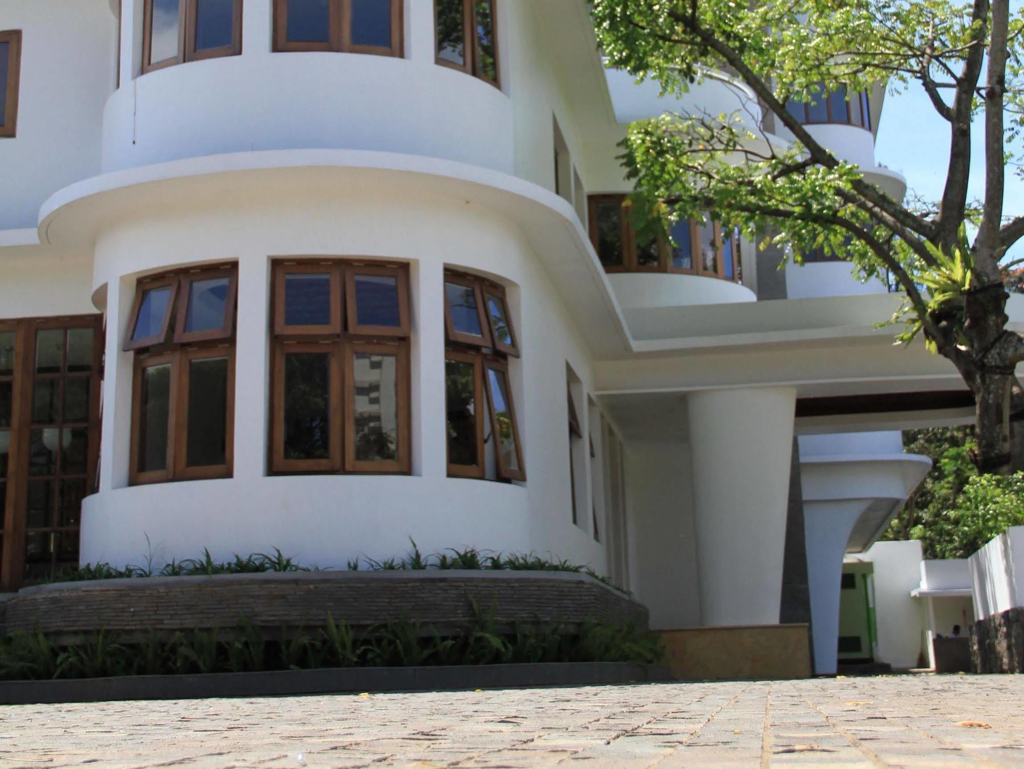 Hotel House Sangkuriang Bandung Exteriér fotografie